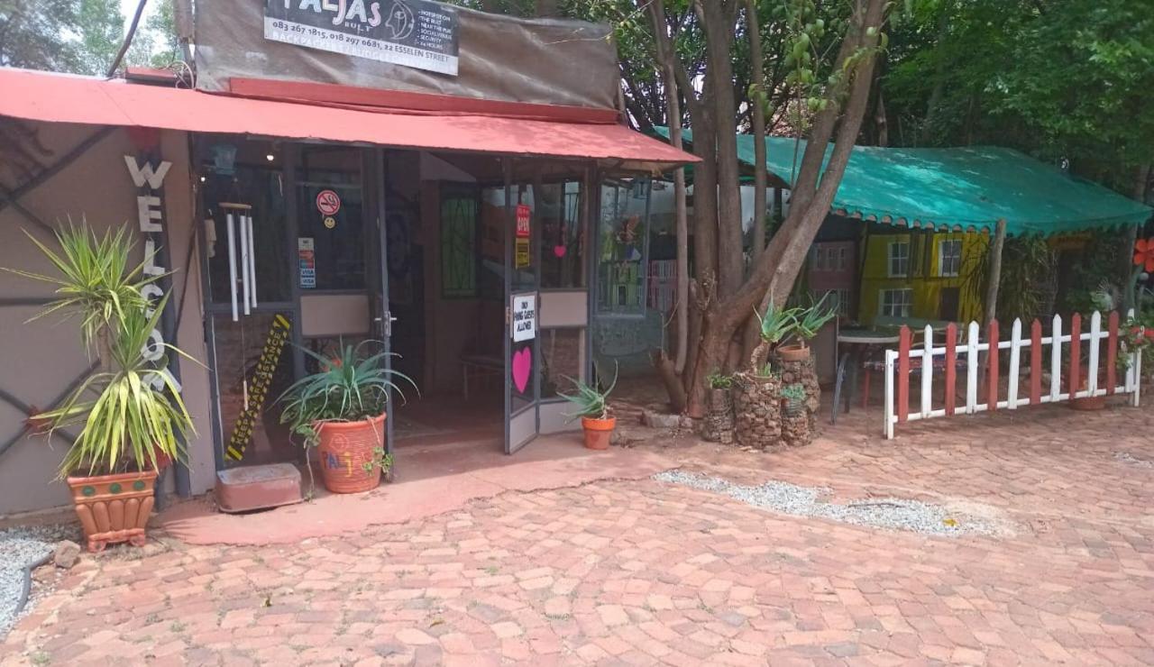 Paljas Backpackers Ξενοδοχείο Potchefstroom Εξωτερικό φωτογραφία