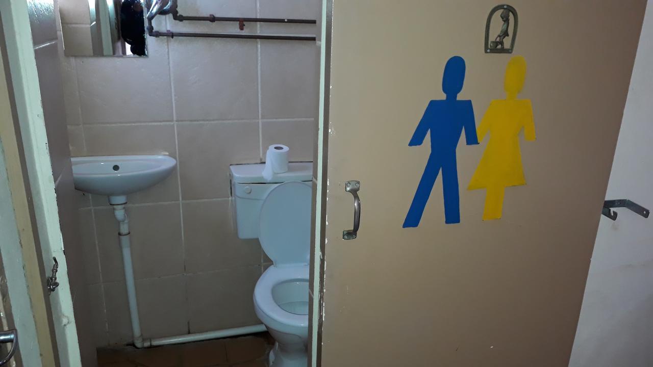Paljas Backpackers Ξενοδοχείο Potchefstroom Εξωτερικό φωτογραφία