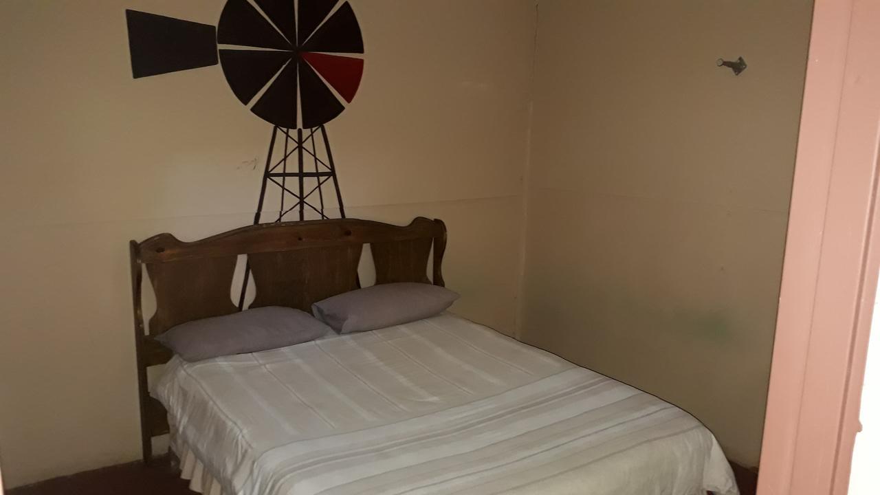 Paljas Backpackers Ξενοδοχείο Potchefstroom Εξωτερικό φωτογραφία